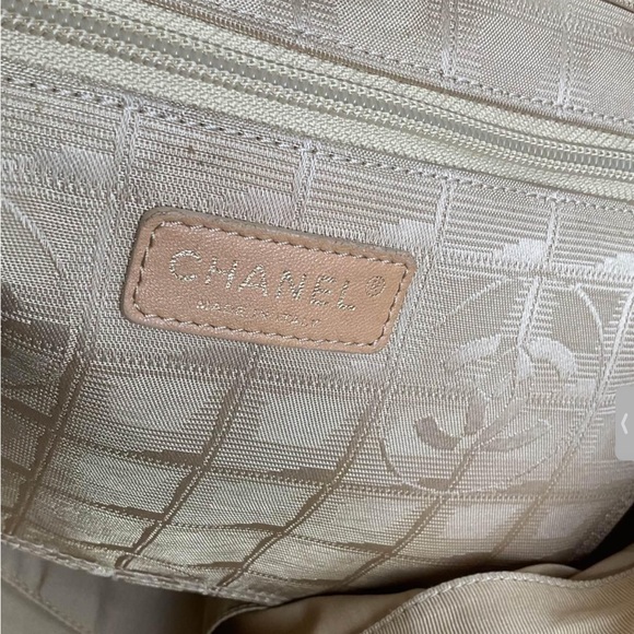 Chanel Tote - Picture 5 of 7